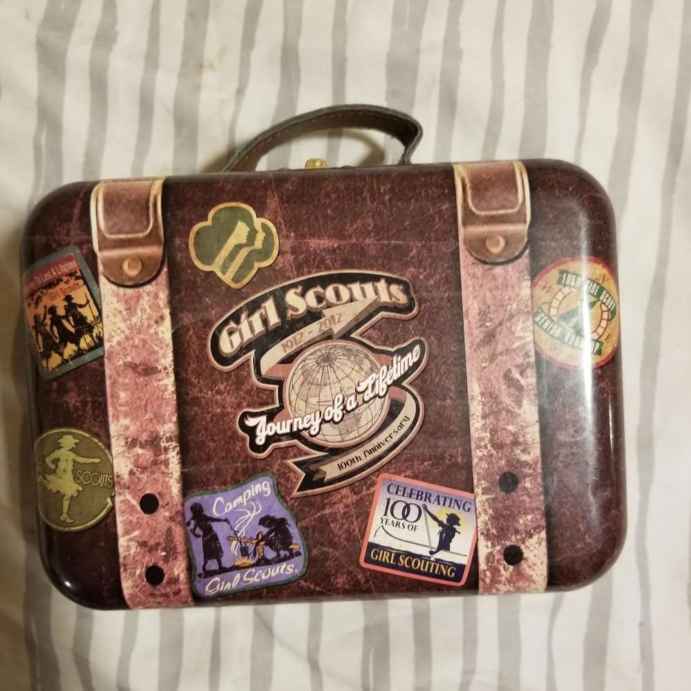 Girl Scout 100 anniversary tin